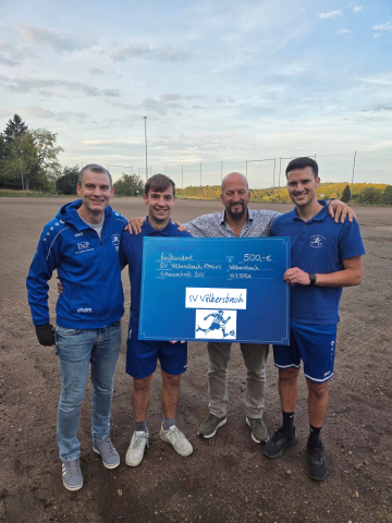 Aus Ricoten wird Rasen: Auch die 1.Mannschaft unterstützt 💙🤍